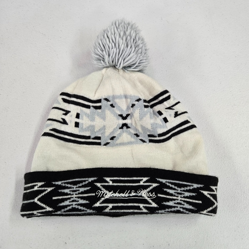 Brooklyn Nets Men Hat One Size White Geometric Beanie Logo Embroidered Pom Pom - Picture 6 of 8